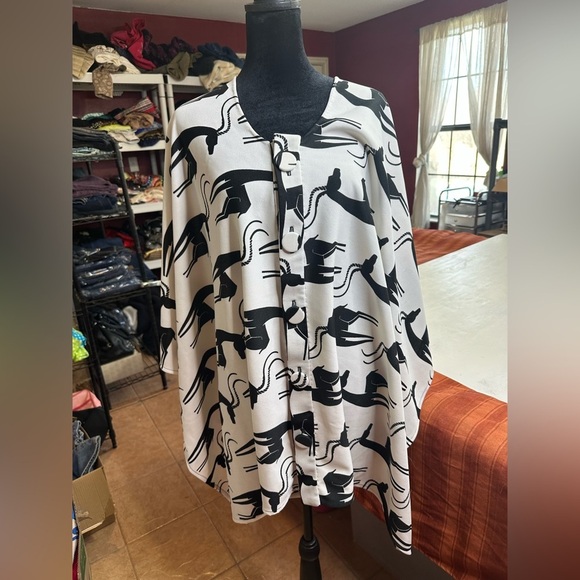 Tops - Black White Antelope Print Cape Top One Size Button Front Art Graphic Ponchos